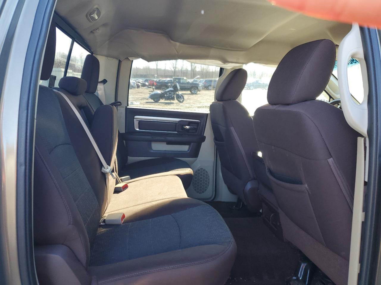 2014 RAM 1500 - Image 11