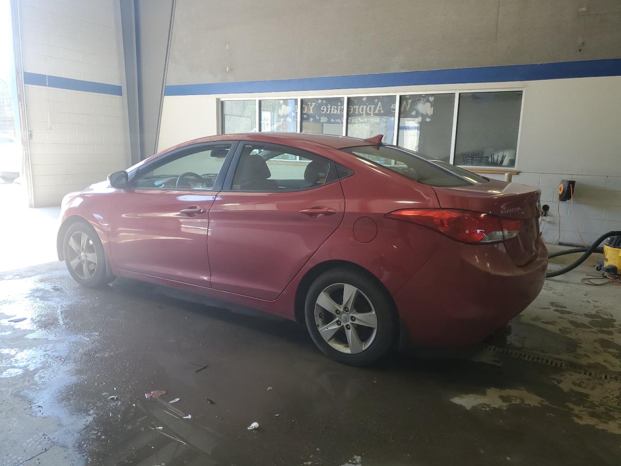 2013 Hyundai Elantra - Image 2