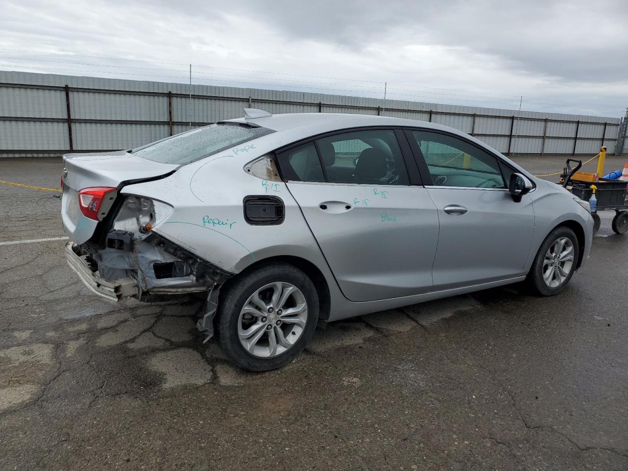 2019 Chevrolet Cruze - Image 3