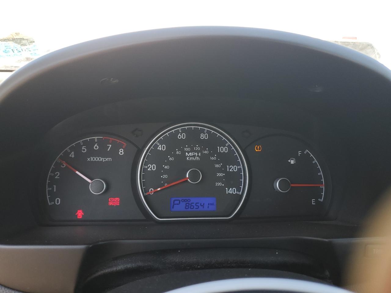 2010 Hyundai Elantra - Image 9