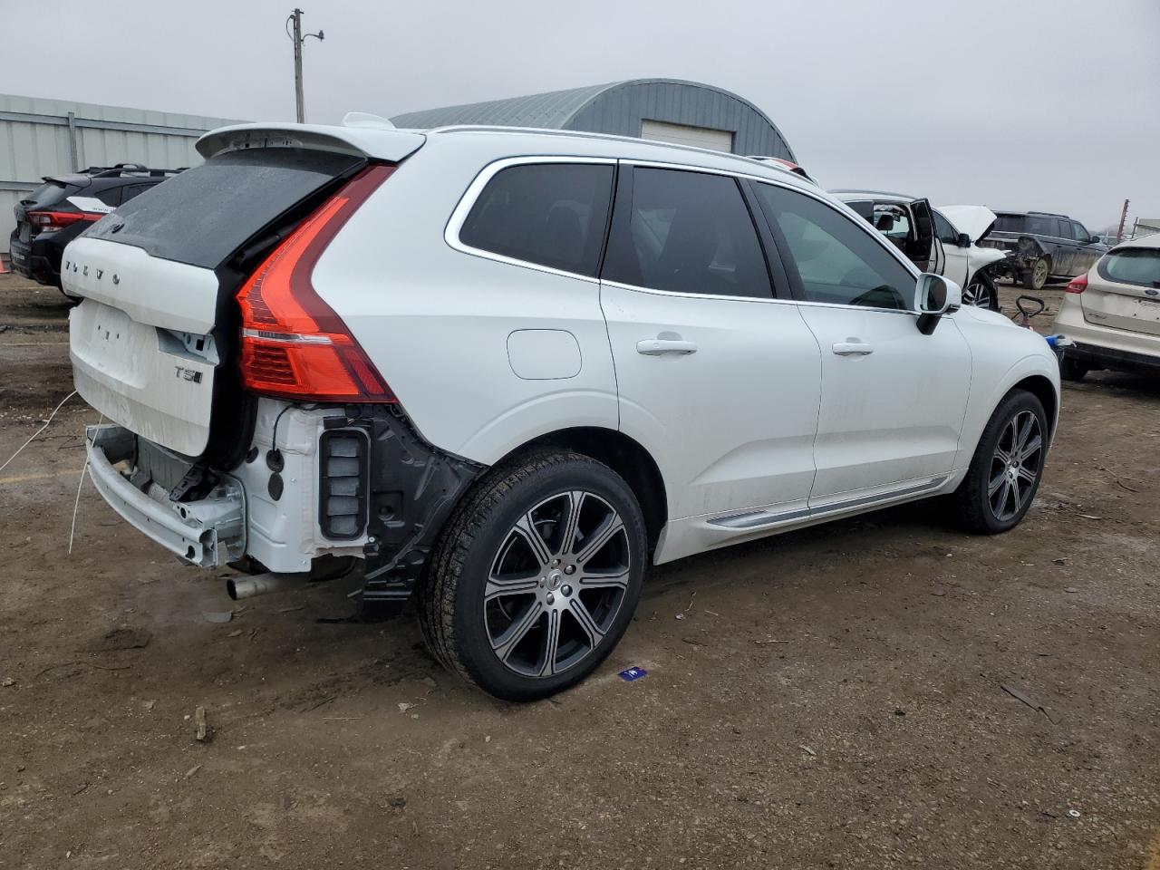 2021 Volvo XC60 - Image 3