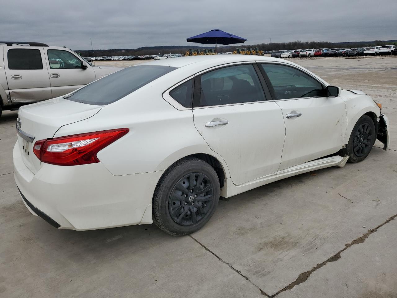 2017 Nissan Altima - Image 3
