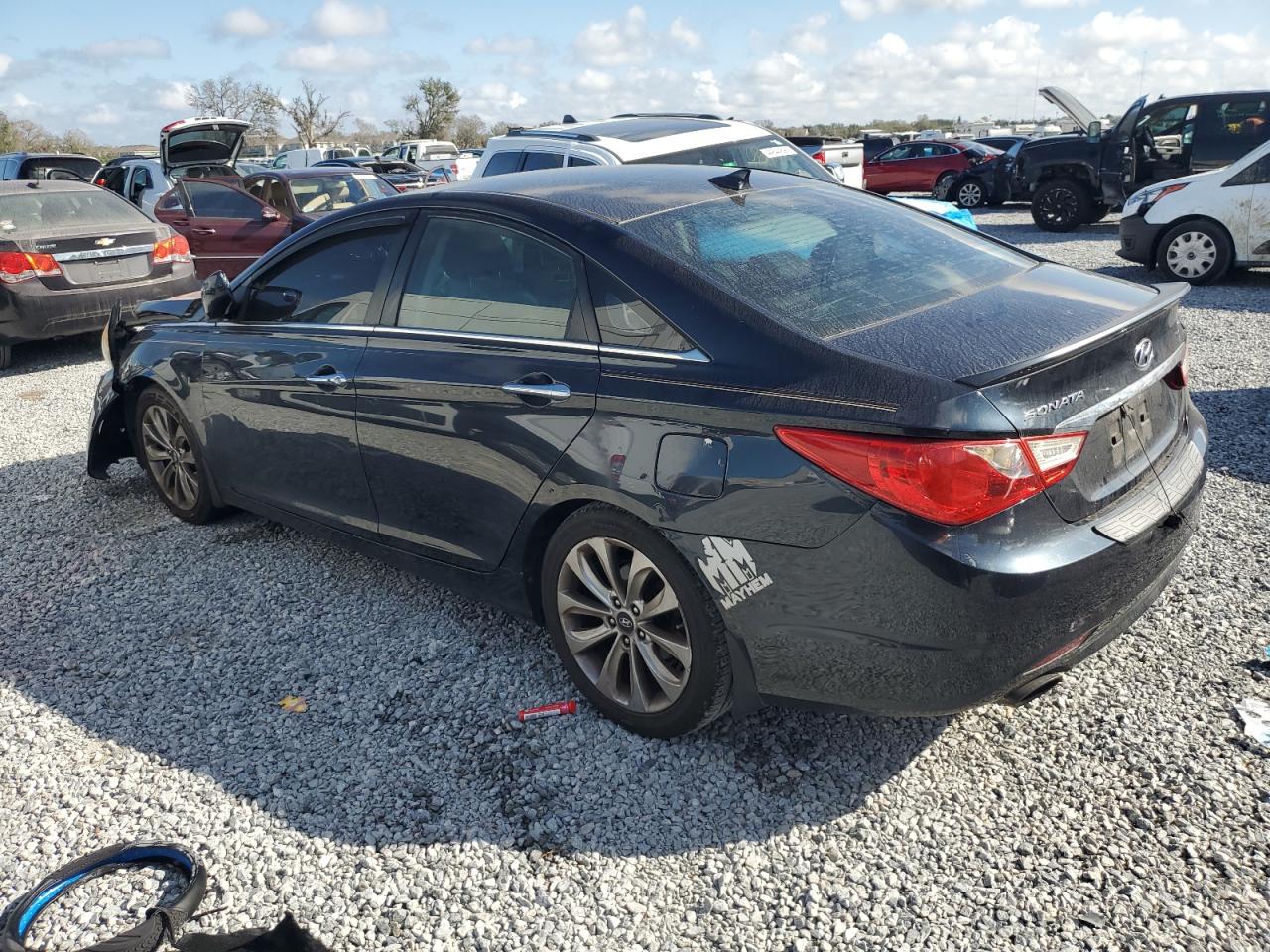 2013 Hyundai Sonata - Image 2