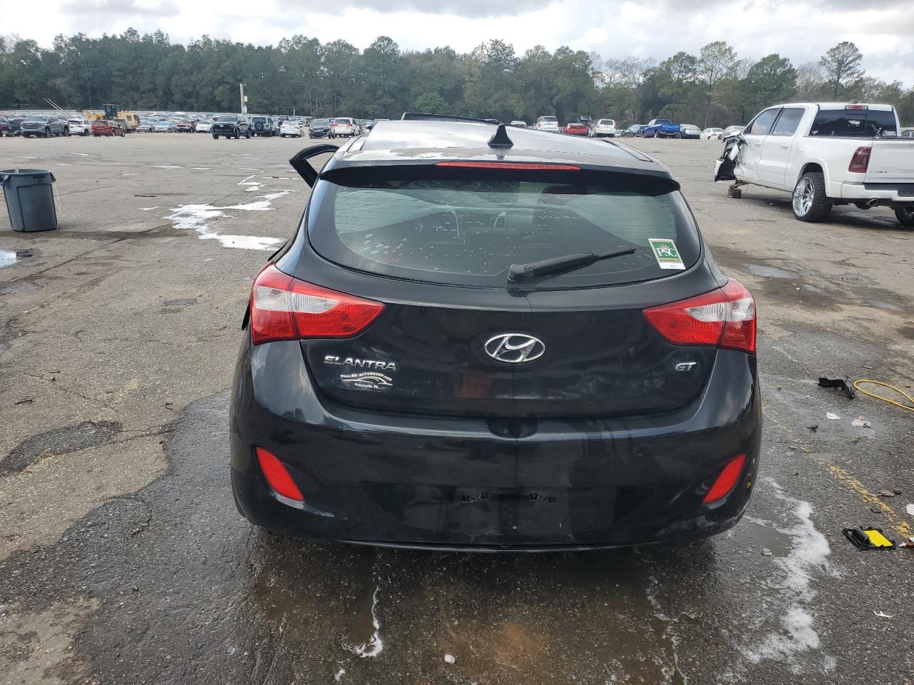 2013 Hyundai Elantra - Image 6
