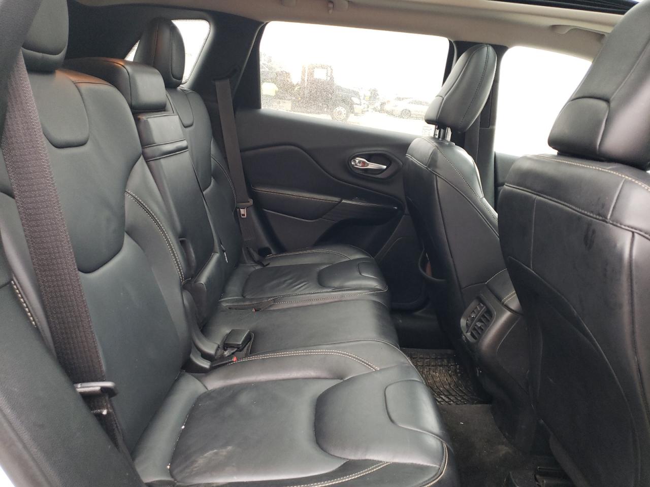 2015 Jeep Grand Cherokee - Image 11