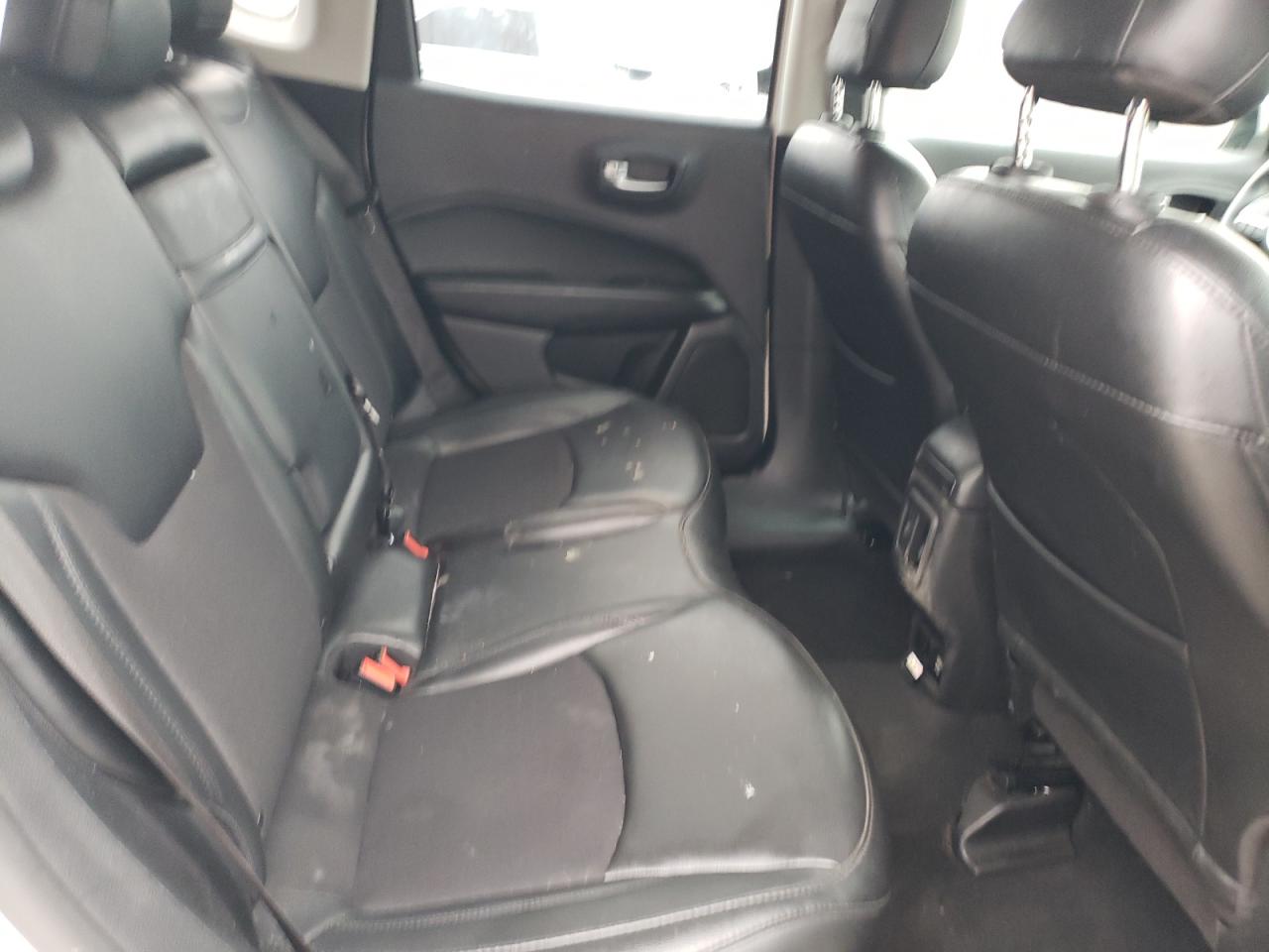 2019 Jeep Compass - Image 12