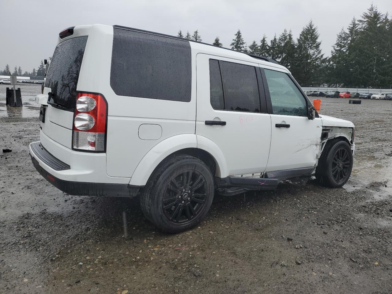 2013 Land Rover LR4 - Image 3