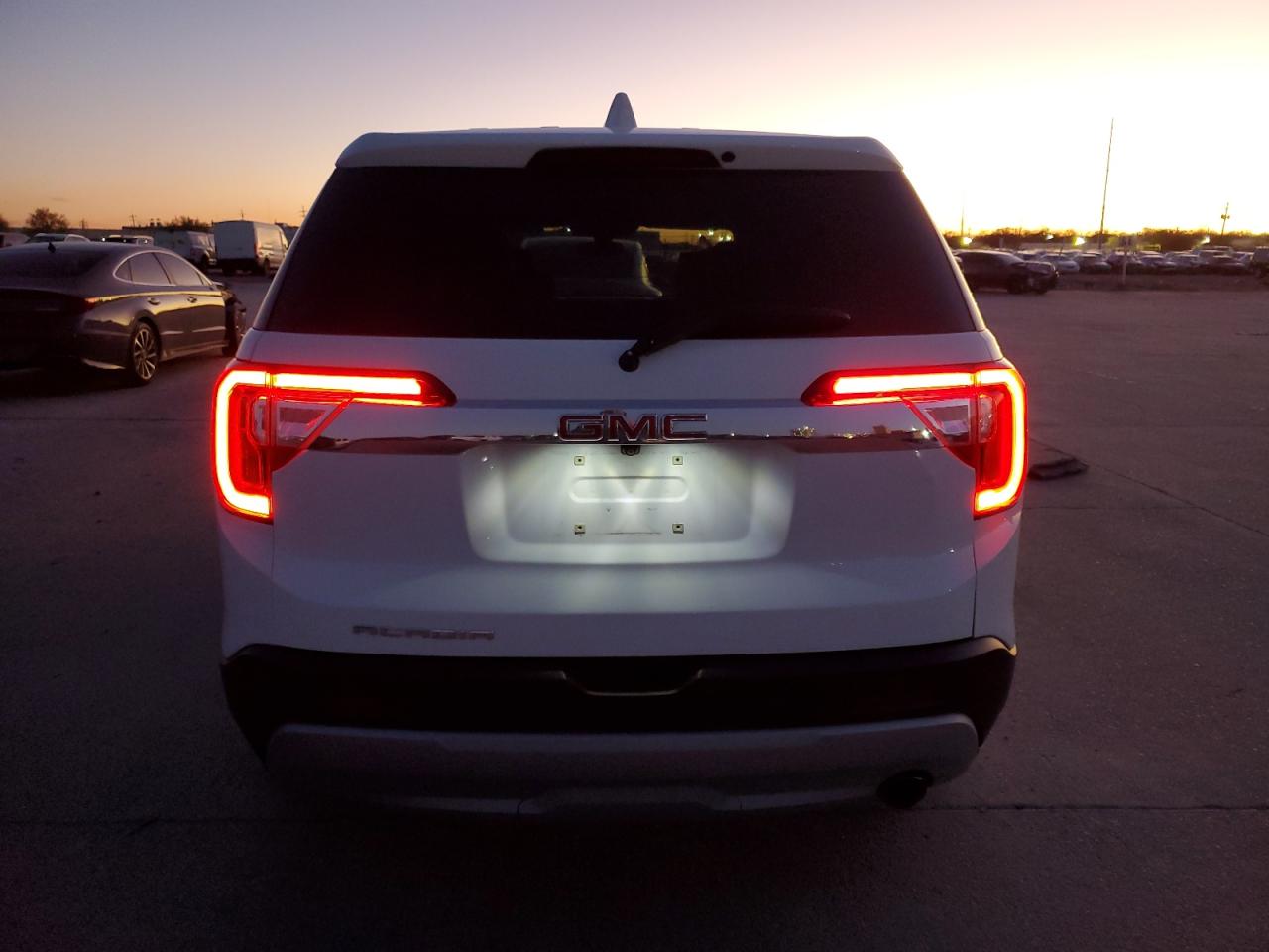 2021 GMC Acadia - Image 6