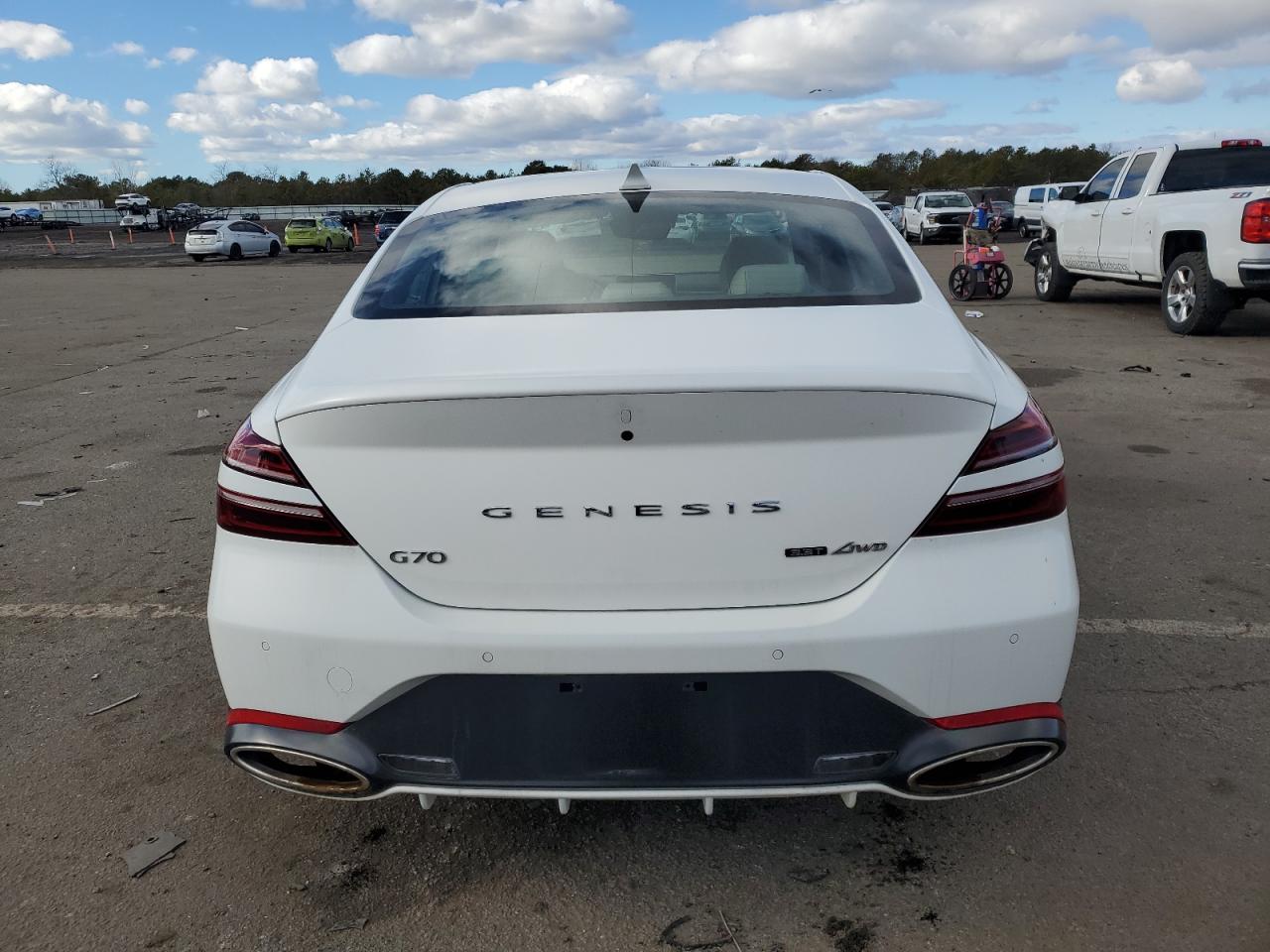 2023 Genesis G70 - Image 6