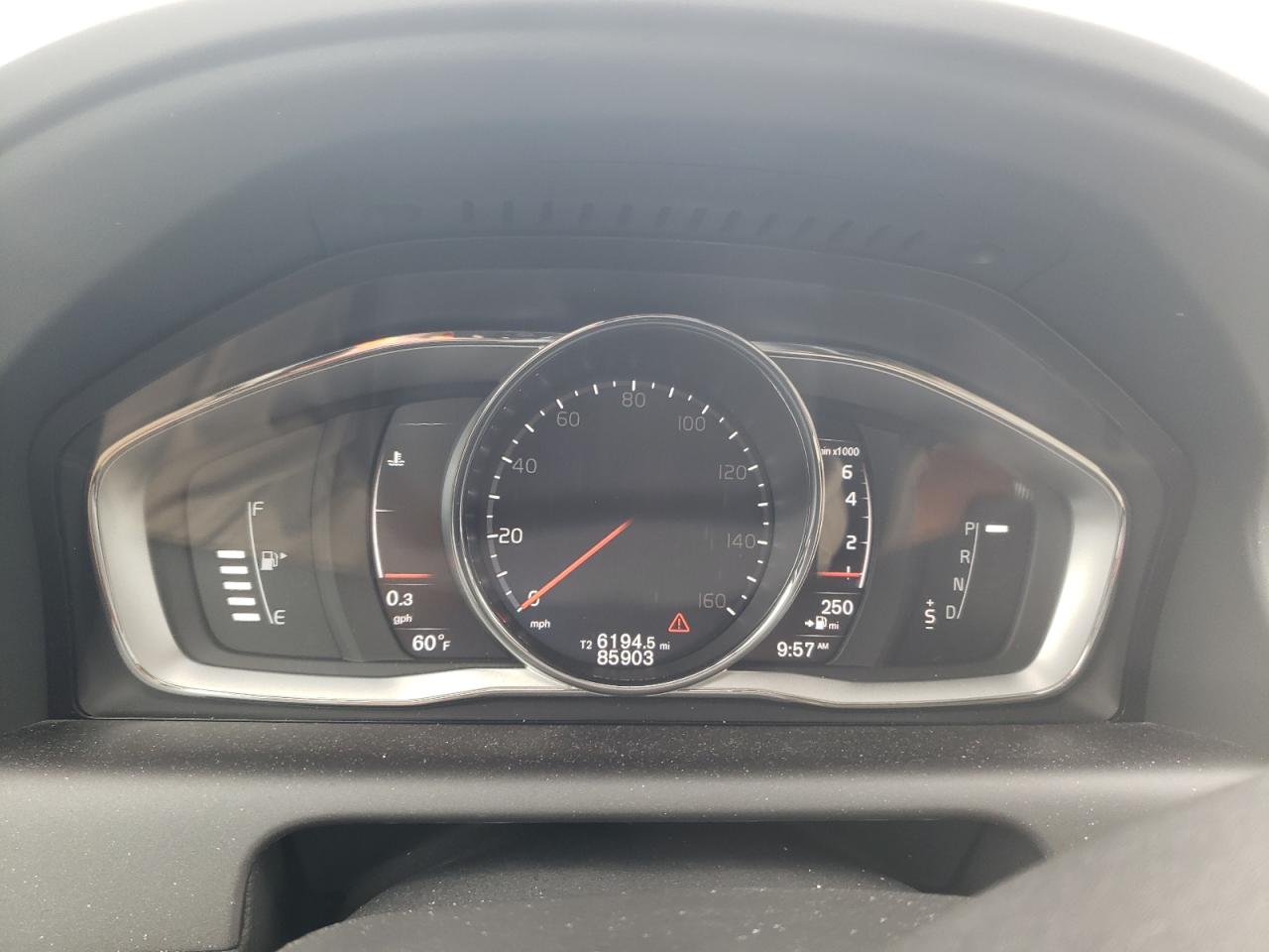2017 Volvo XC60 - Image 9