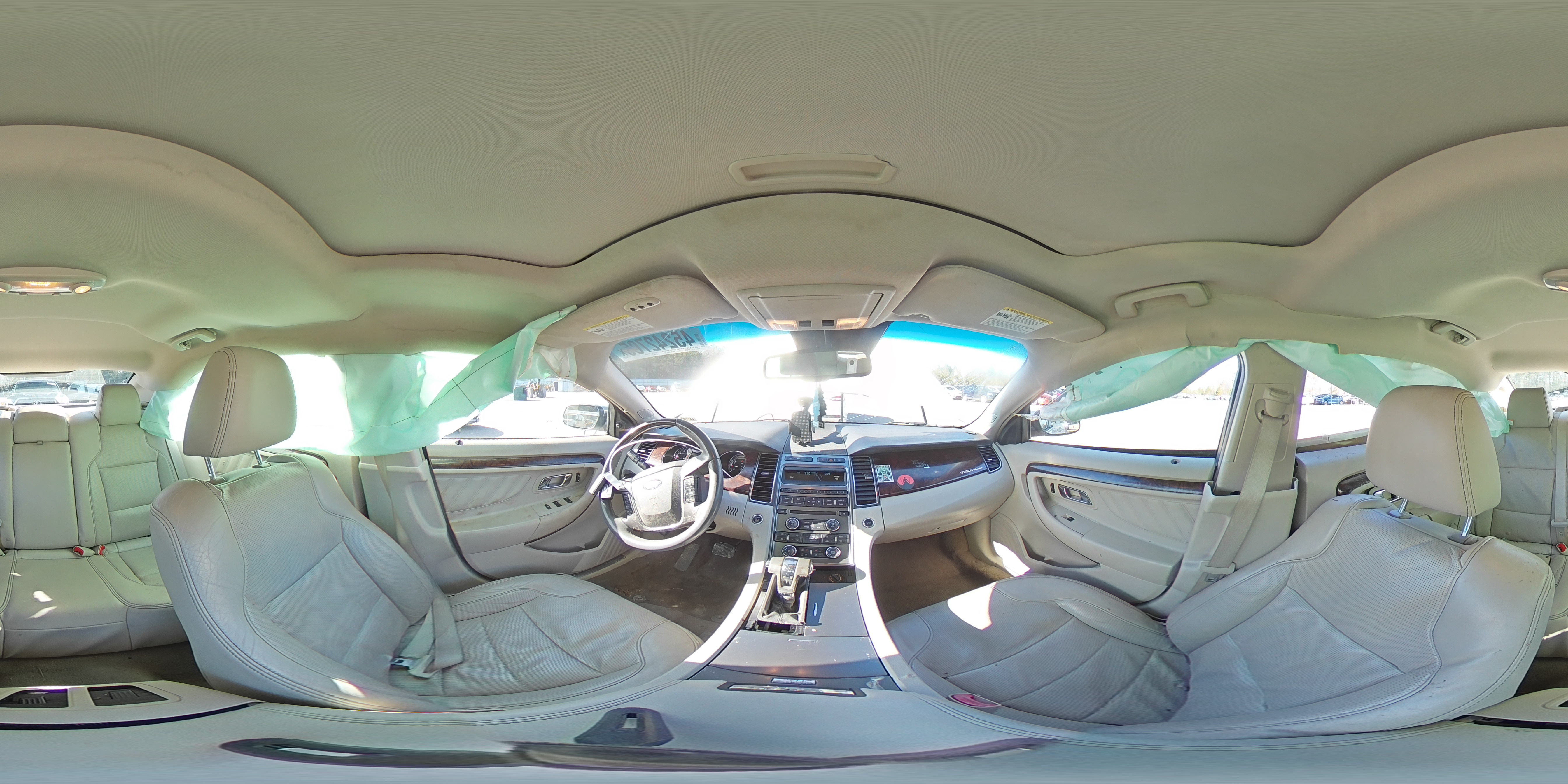 2011 Ford Taurus - Image 12