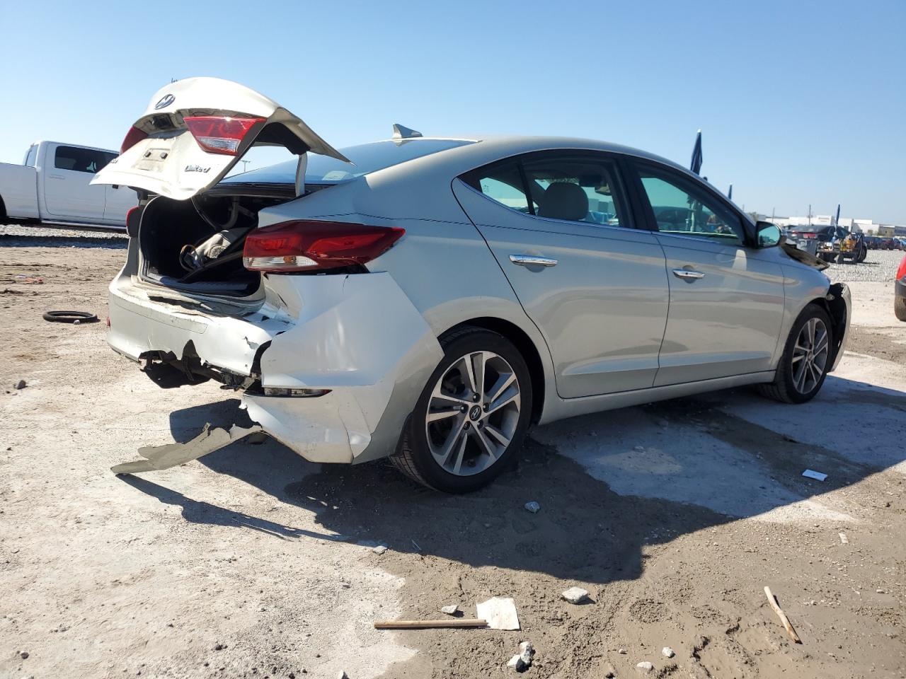 2017 Hyundai Elantra - Image 3
