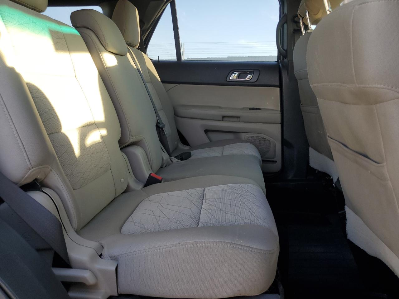 2014 Ford Explorer - Image 12