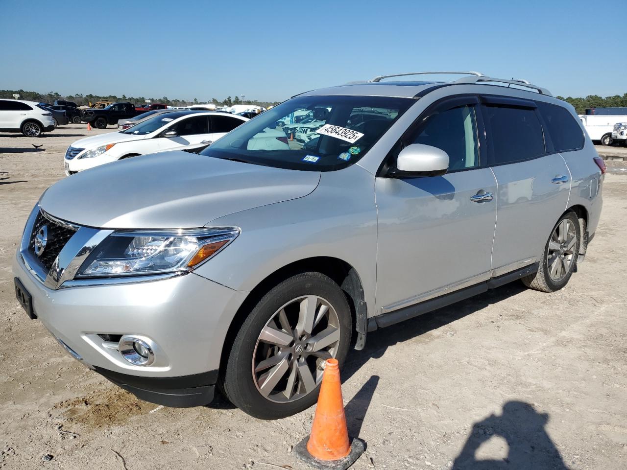 2013 Nissan Pathfinder - Image 1