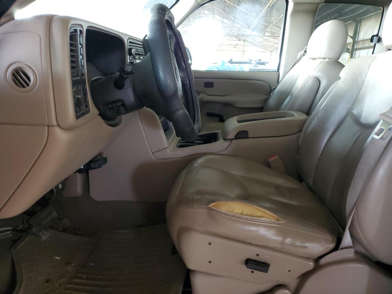 2004 Chevrolet Silverado - Image 7