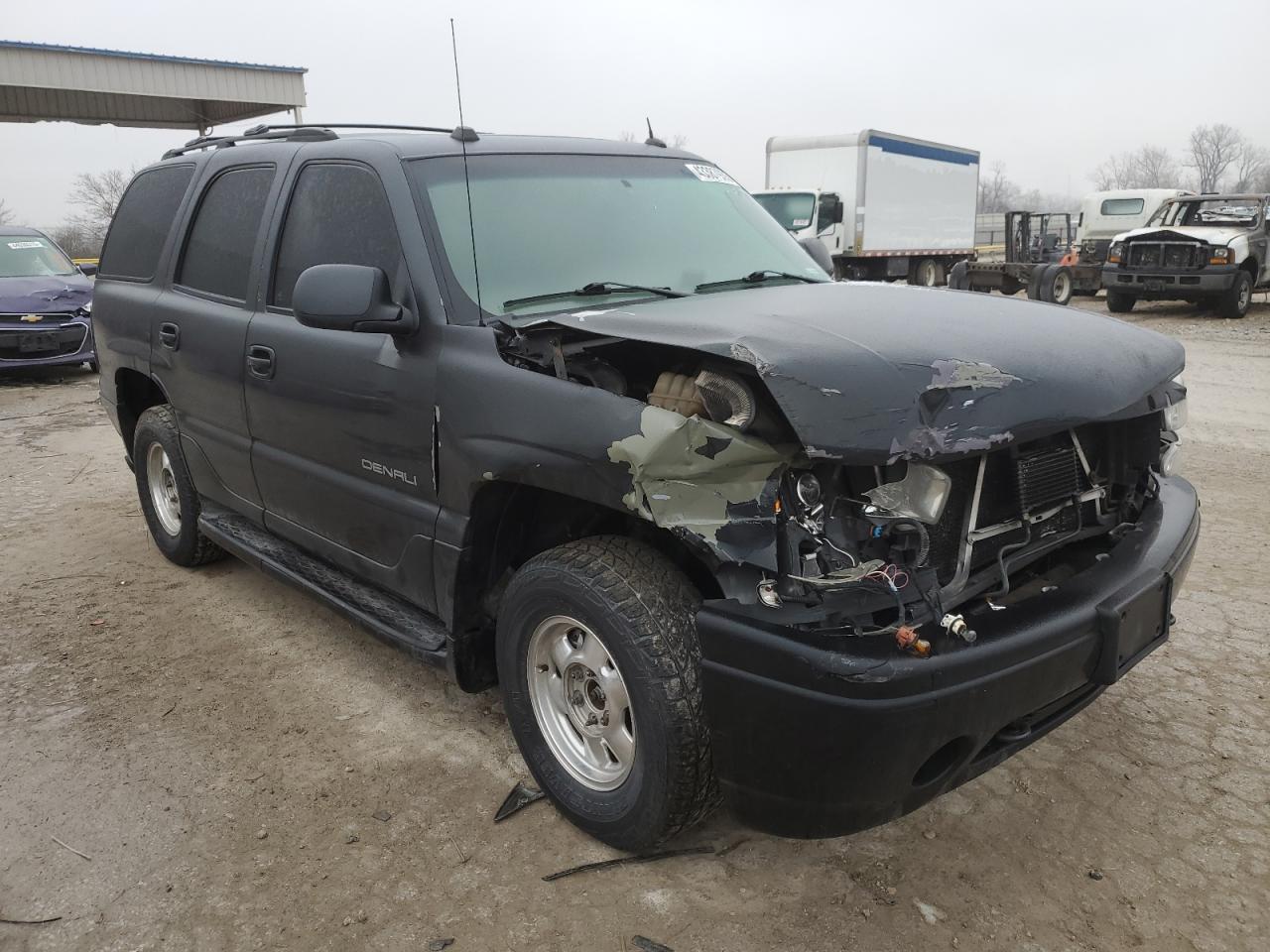 2004 GMC Yukon - Image 4