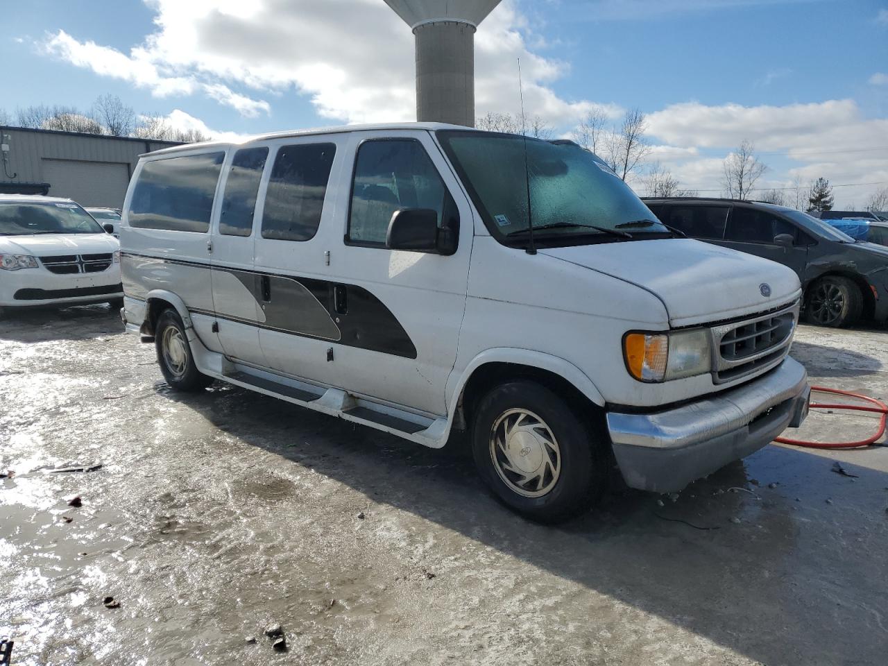 2002 Ford Econoline - Image 4