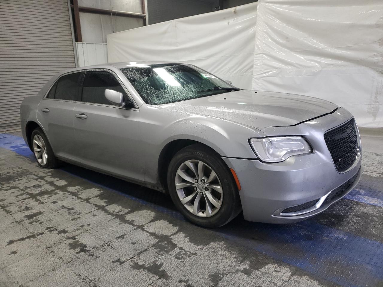 2016 Chrysler 300 - Image 4