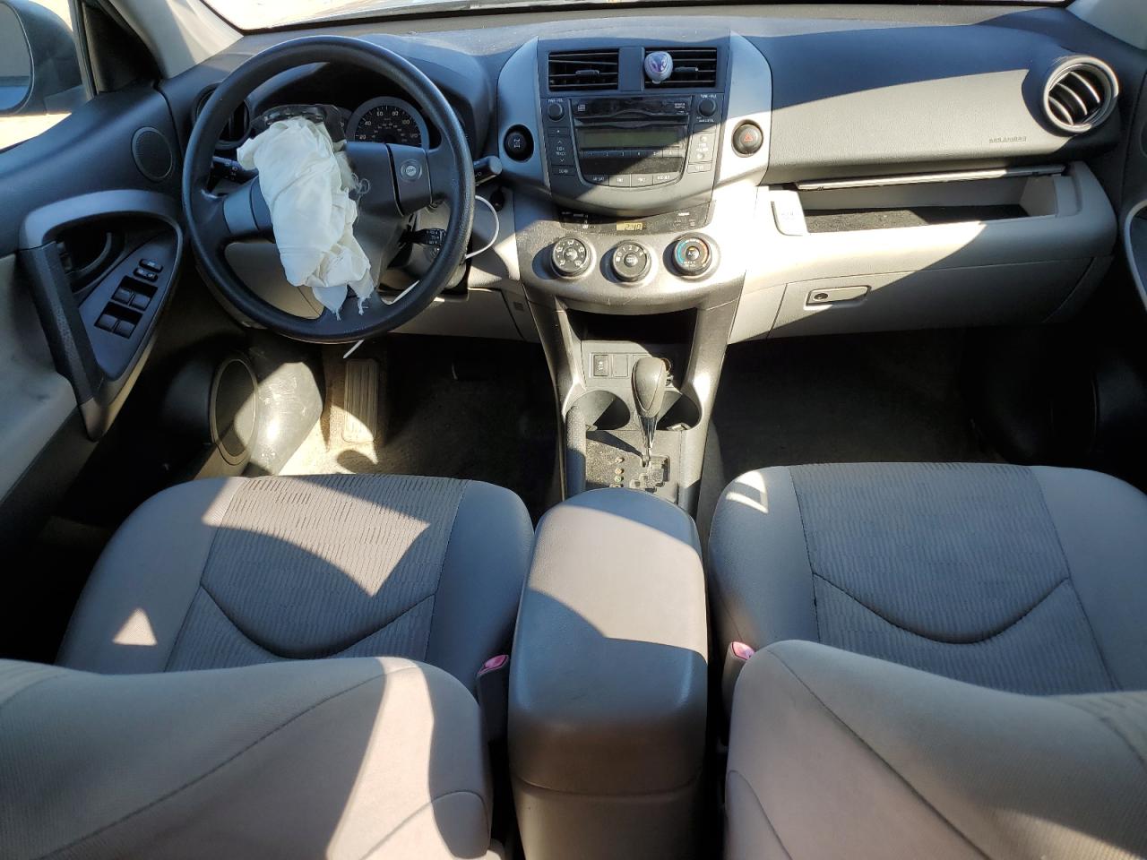 2010 Toyota RAV 4 - Image 8