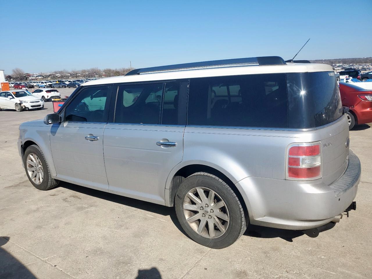 2010 Ford Flex - Image 2