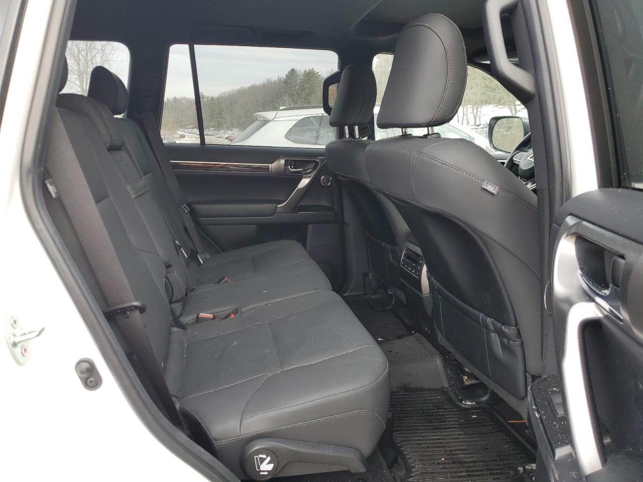 2023 Lexus GX - Image 11