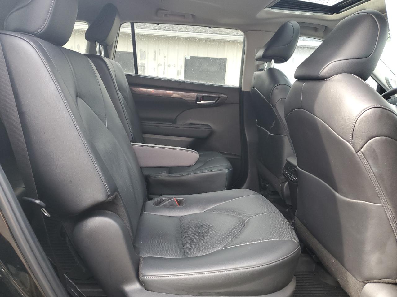 2024 Toyota Highlander - Image 11