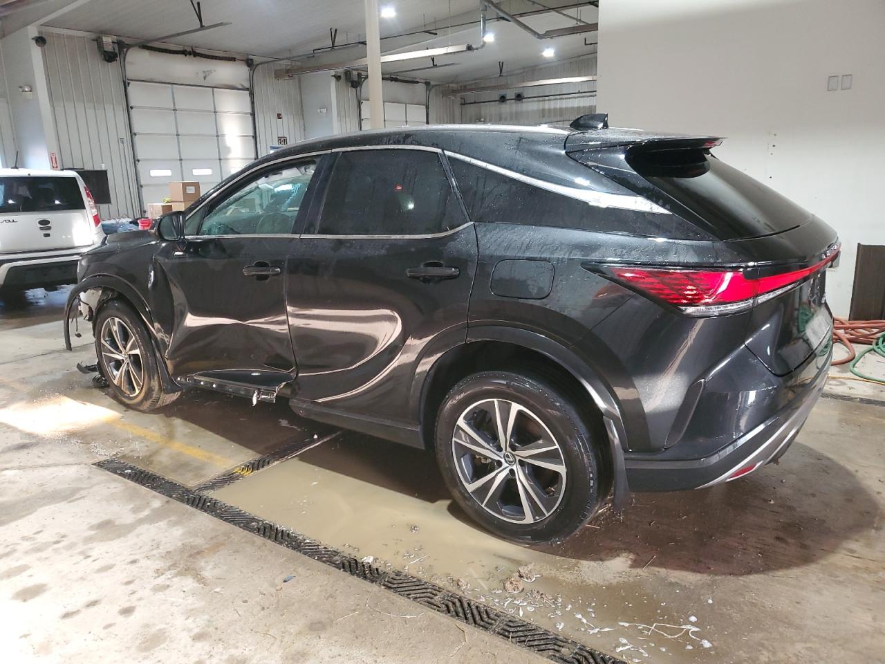 2023 Lexus RX - Image 2