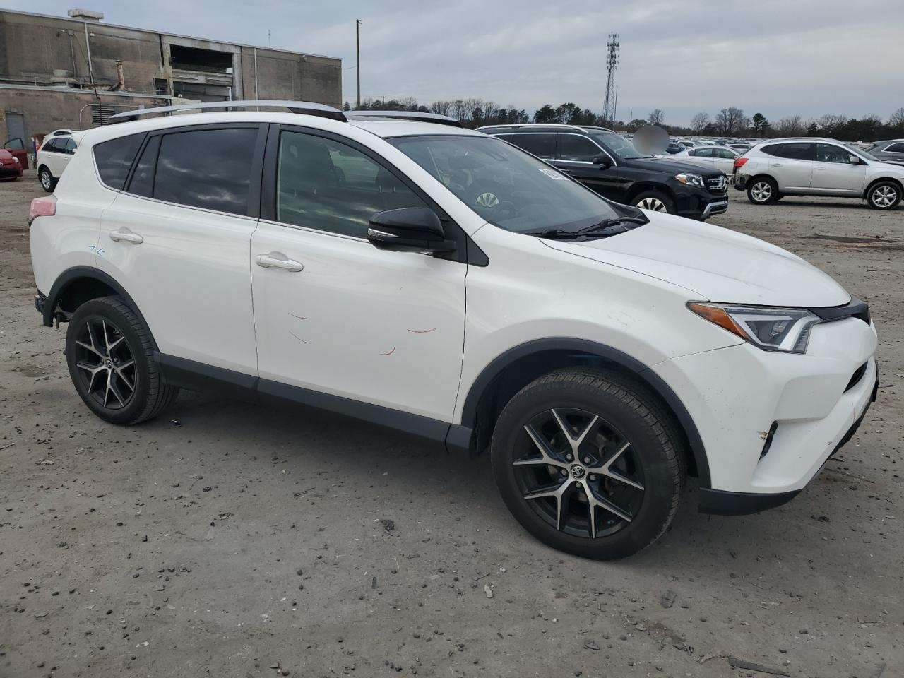 2018 Toyota RAV 4 - Image 4