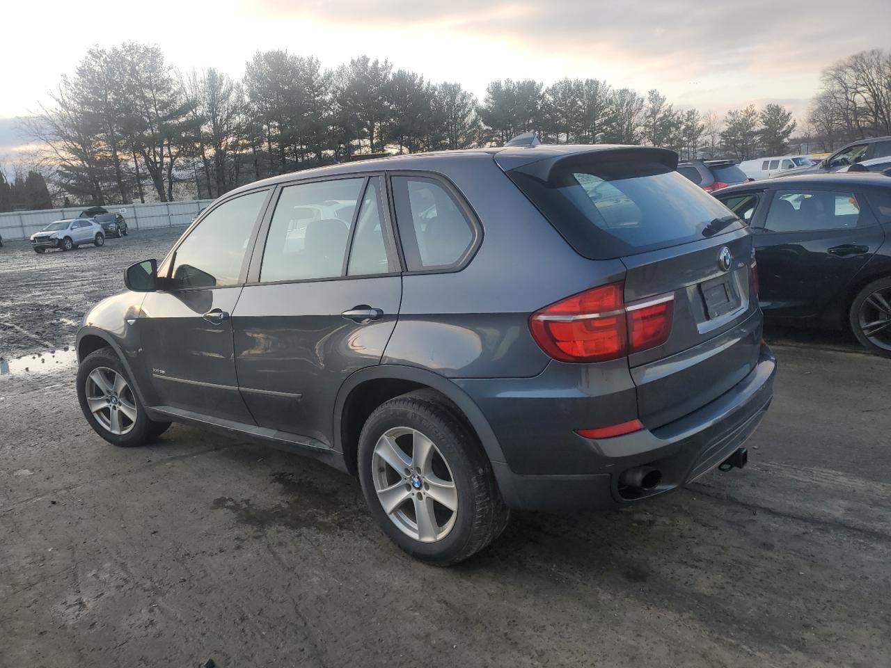 2011 BMW X5 - Image 2