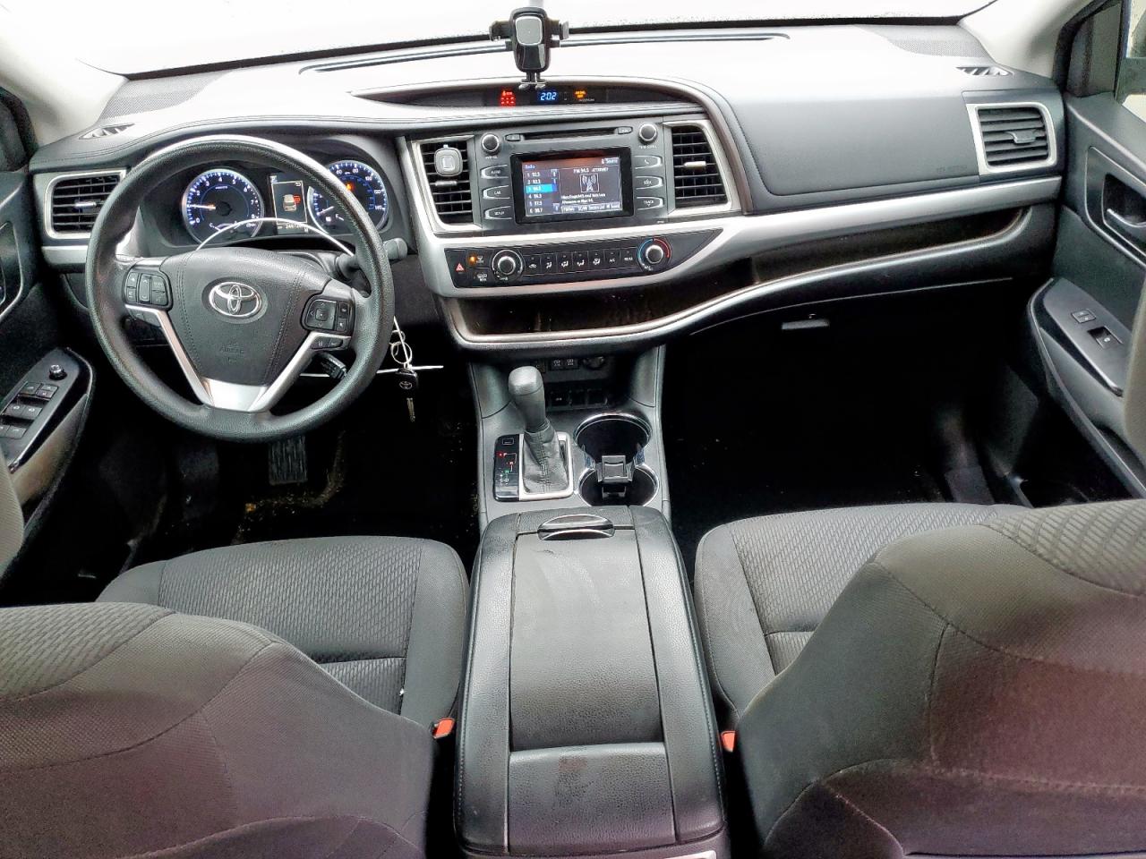 2017 Toyota Highlander - Image 8