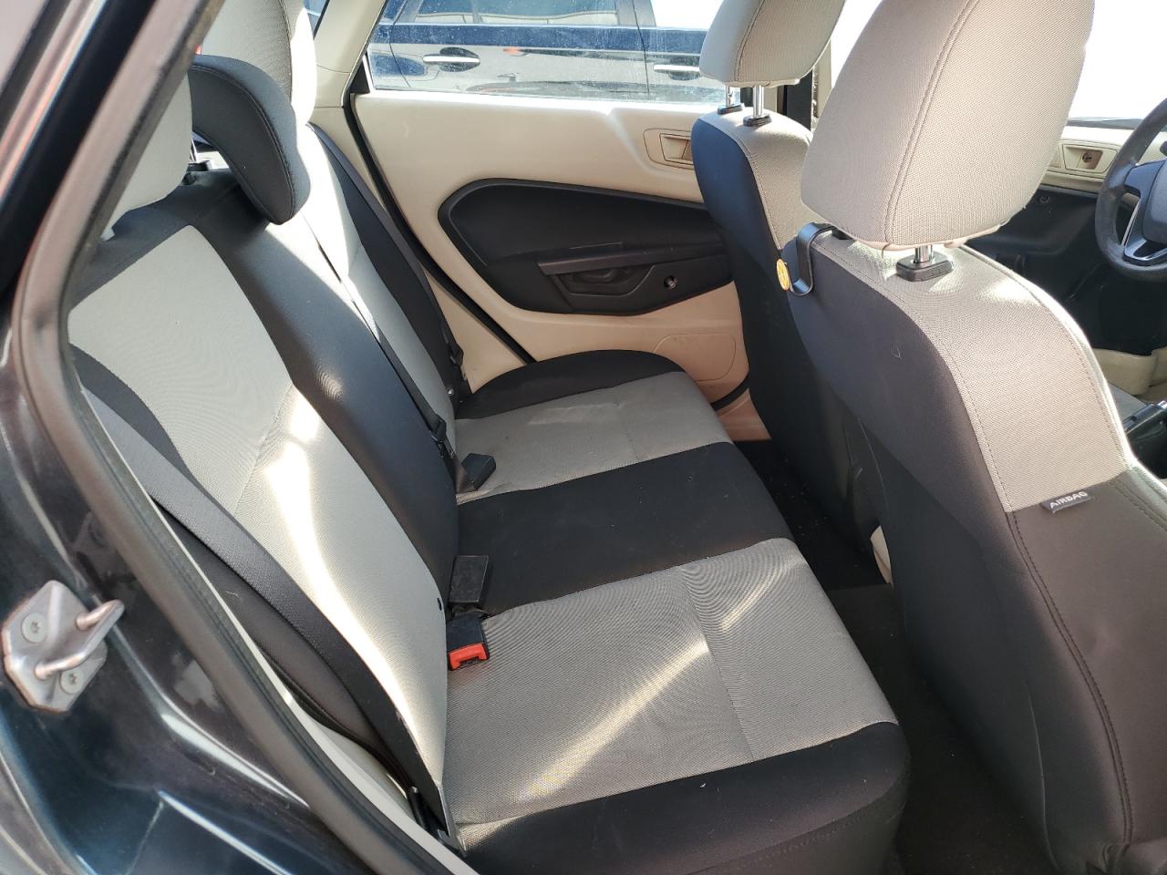 2011 Ford Fiesta - Image 10