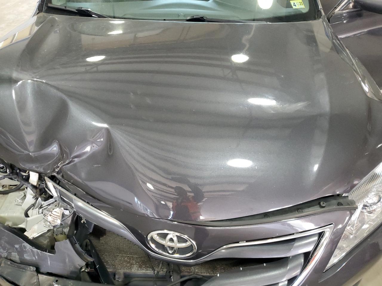 2011 Toyota Camry - Image 11