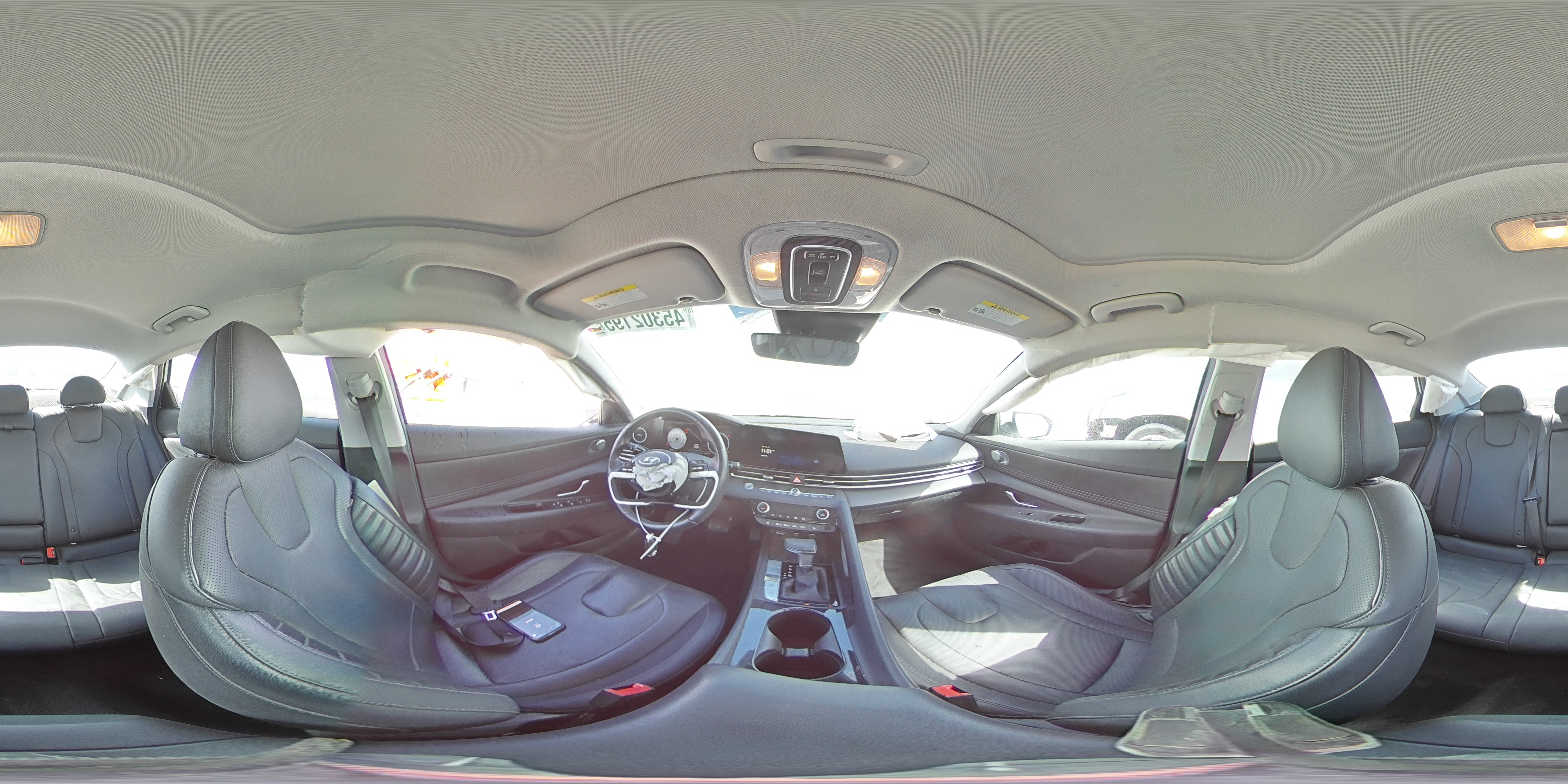 2022 Hyundai Elantra - Image 15