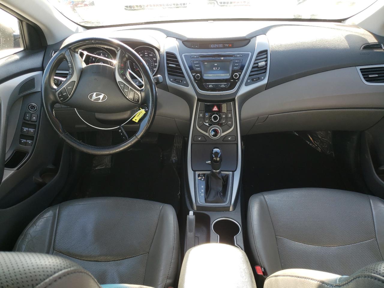 2014 Hyundai Elantra - Image 8