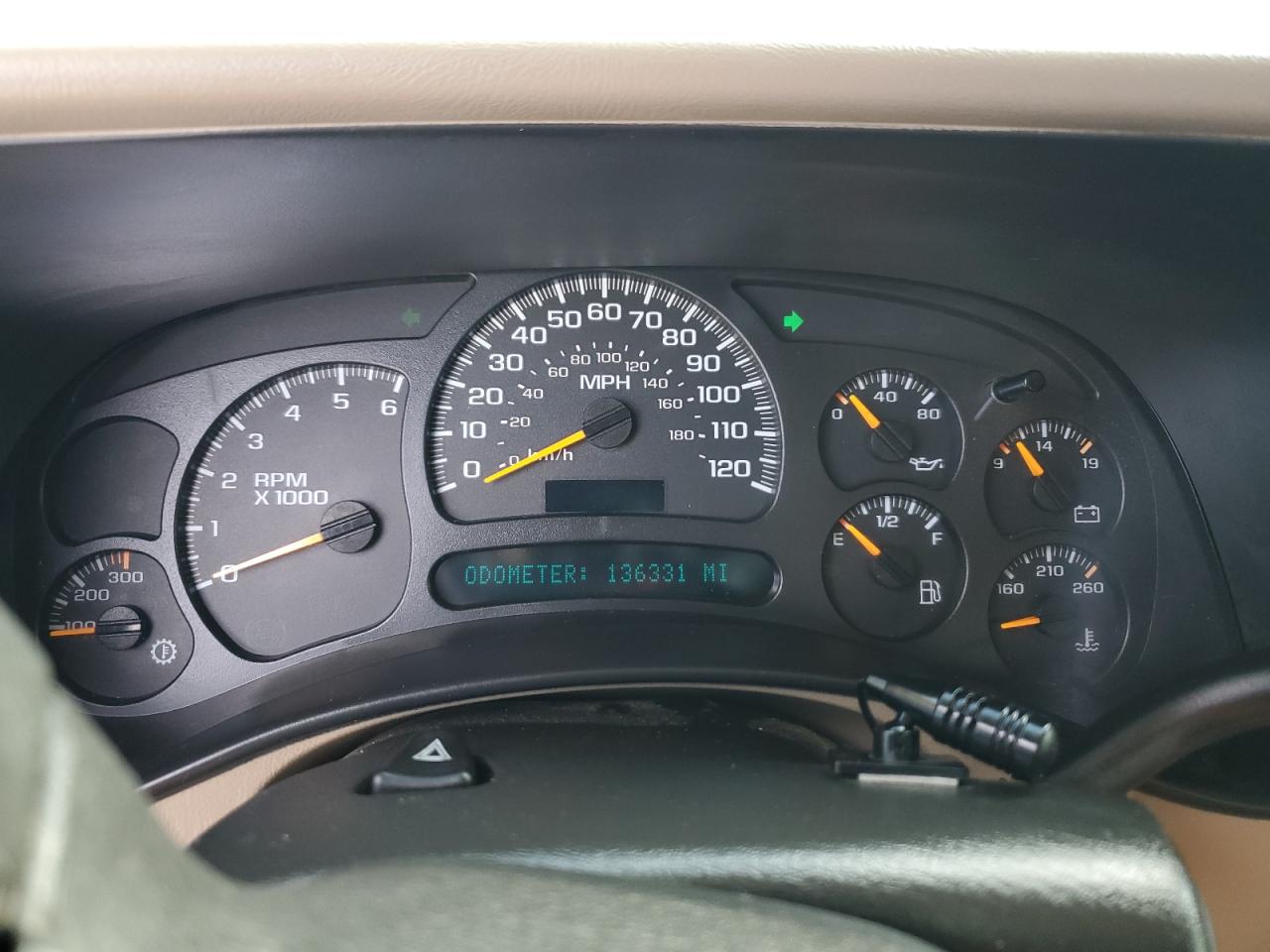 2004 Chevrolet Silverado - Image 9