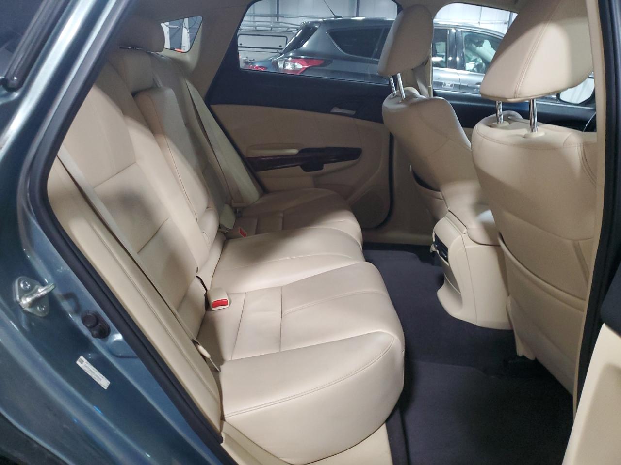 2012 Honda Crosstour - Image 10