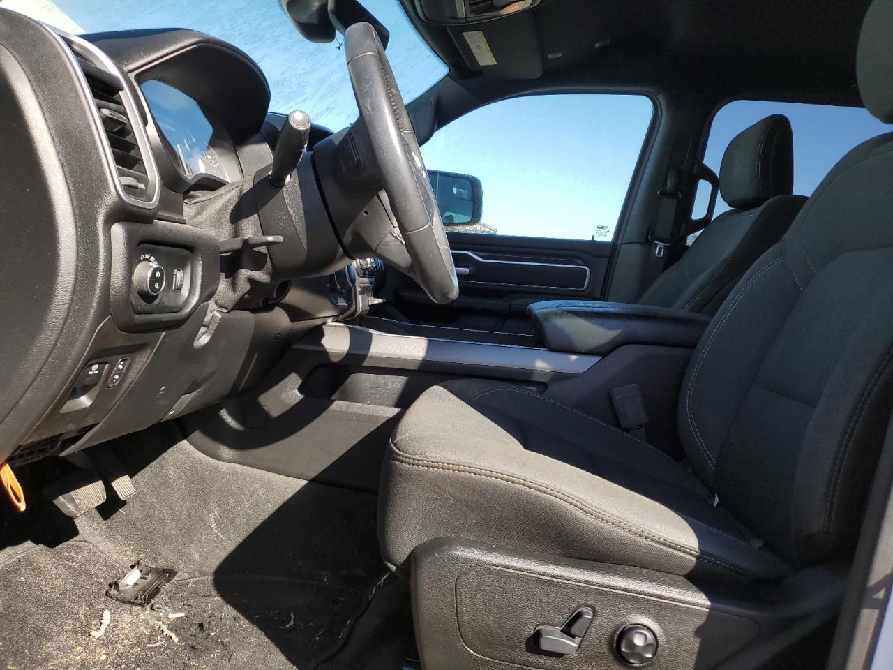 2021 RAM 1500 - Image 7