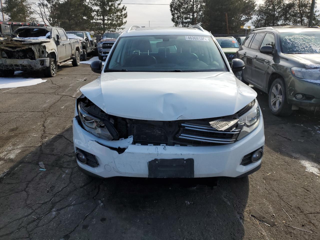2017 Volkswagen Tiguan - Image 5