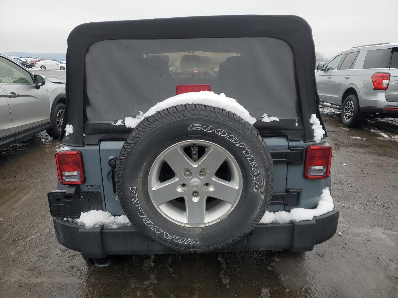 2015 Jeep Wrangler - Image 6