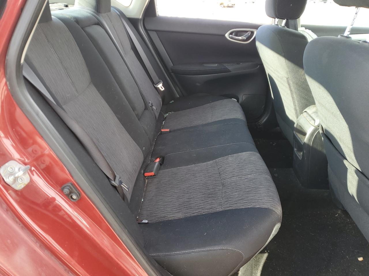 2015 Nissan Sentra - Image 10