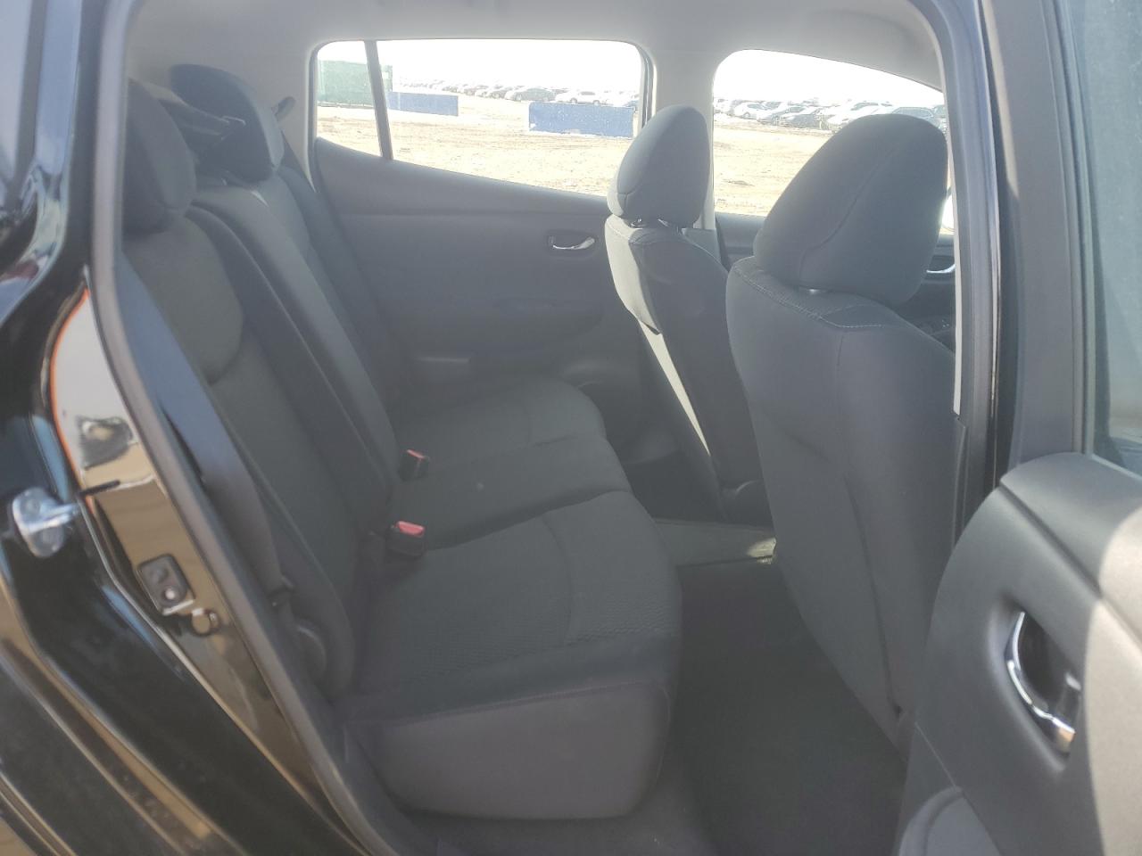 2016 Nissan Leaf - Image 10