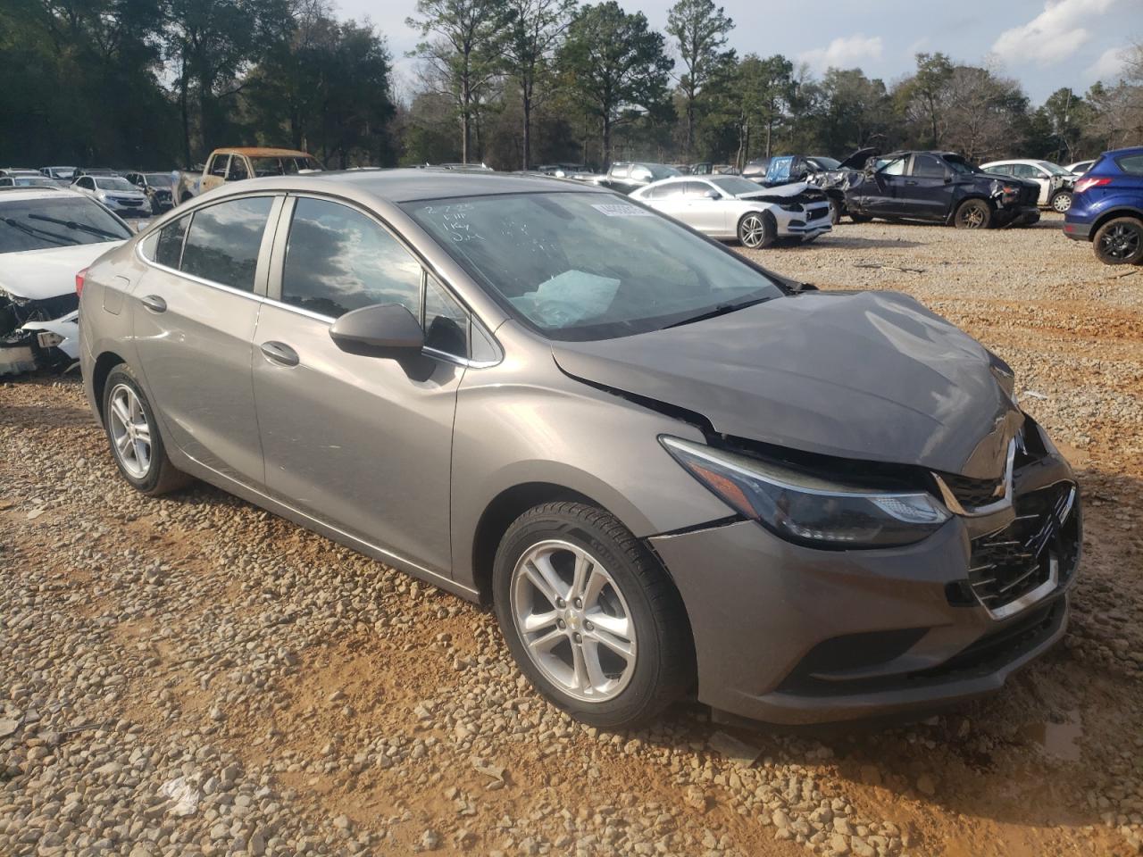 2018 Chevrolet Cruze - Image 4