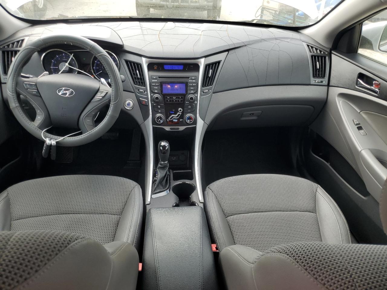 2012 Hyundai Sonata - Image 8
