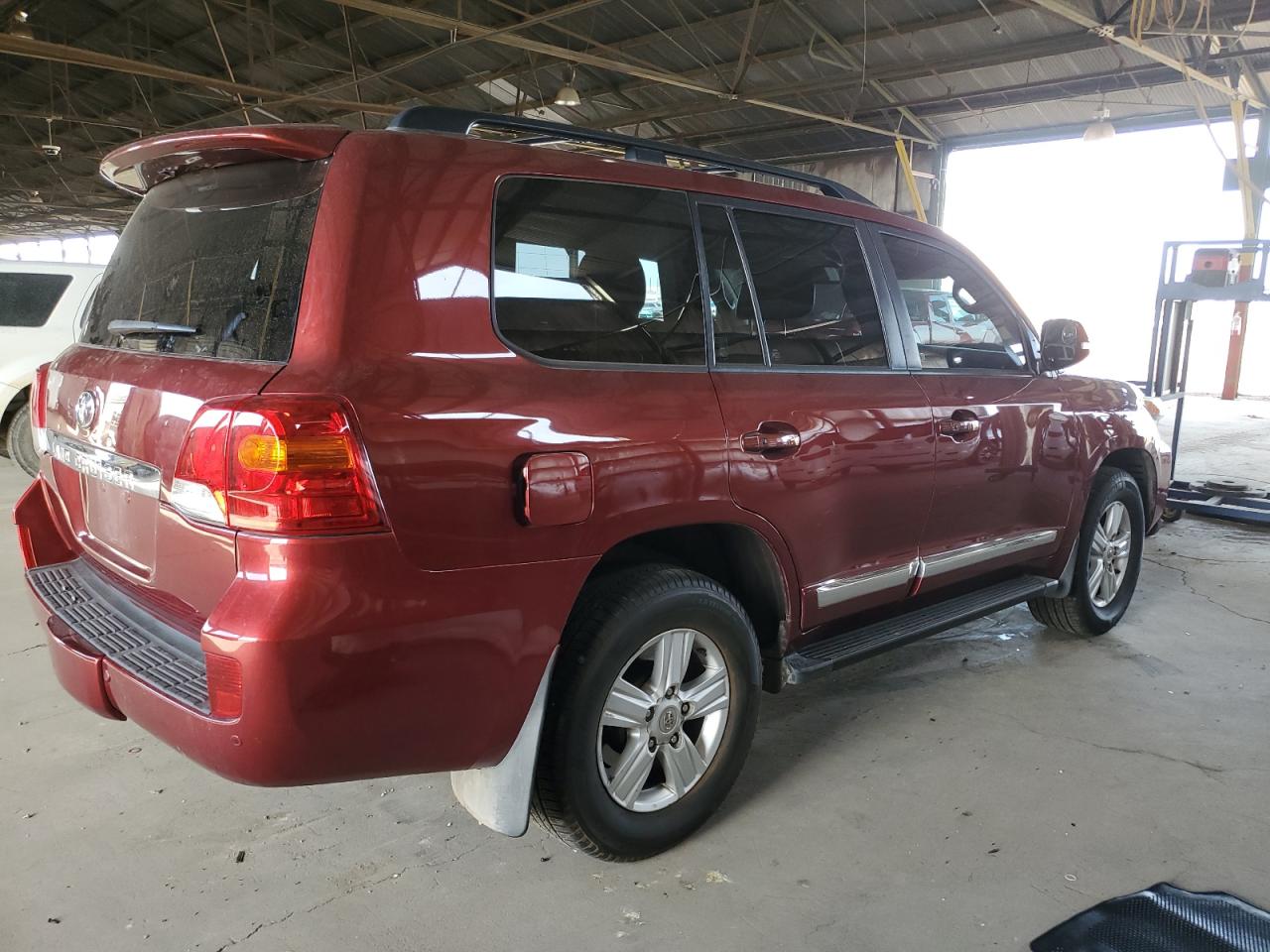 2015 Toyota Land Cruiser - Image 3