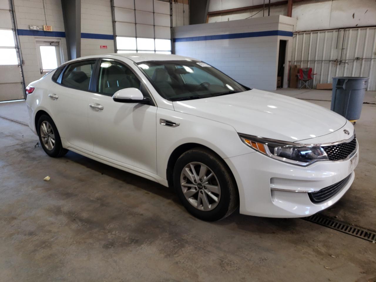 2016 Kia Optima - Image 4