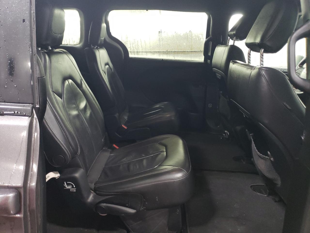 2019 Chrysler Pacifica - Image 11