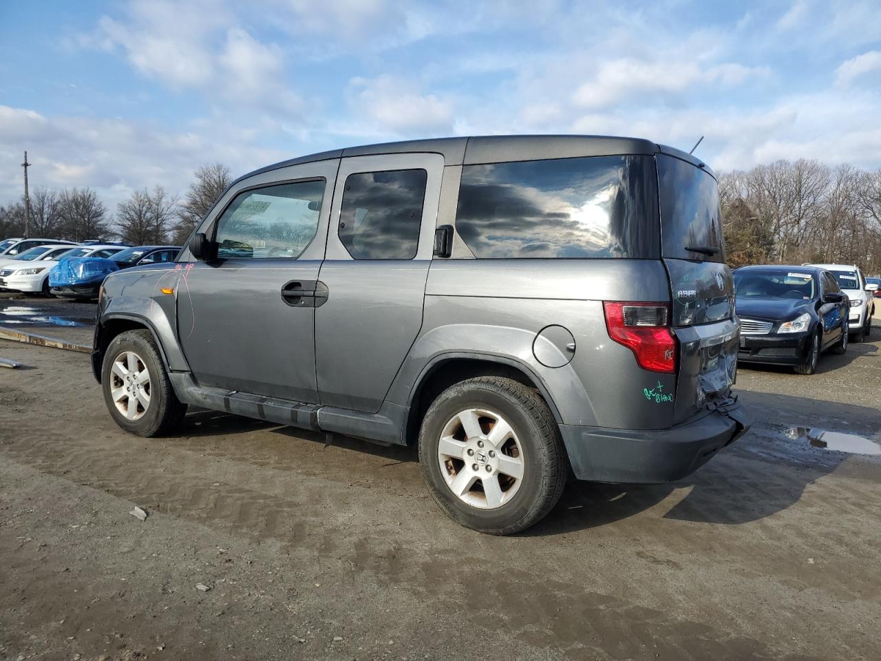 2011 Honda Element - Image 2