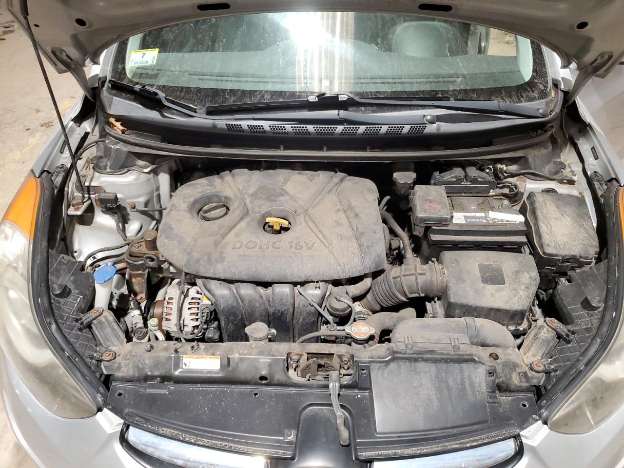 2011 Hyundai Elantra - Image 11