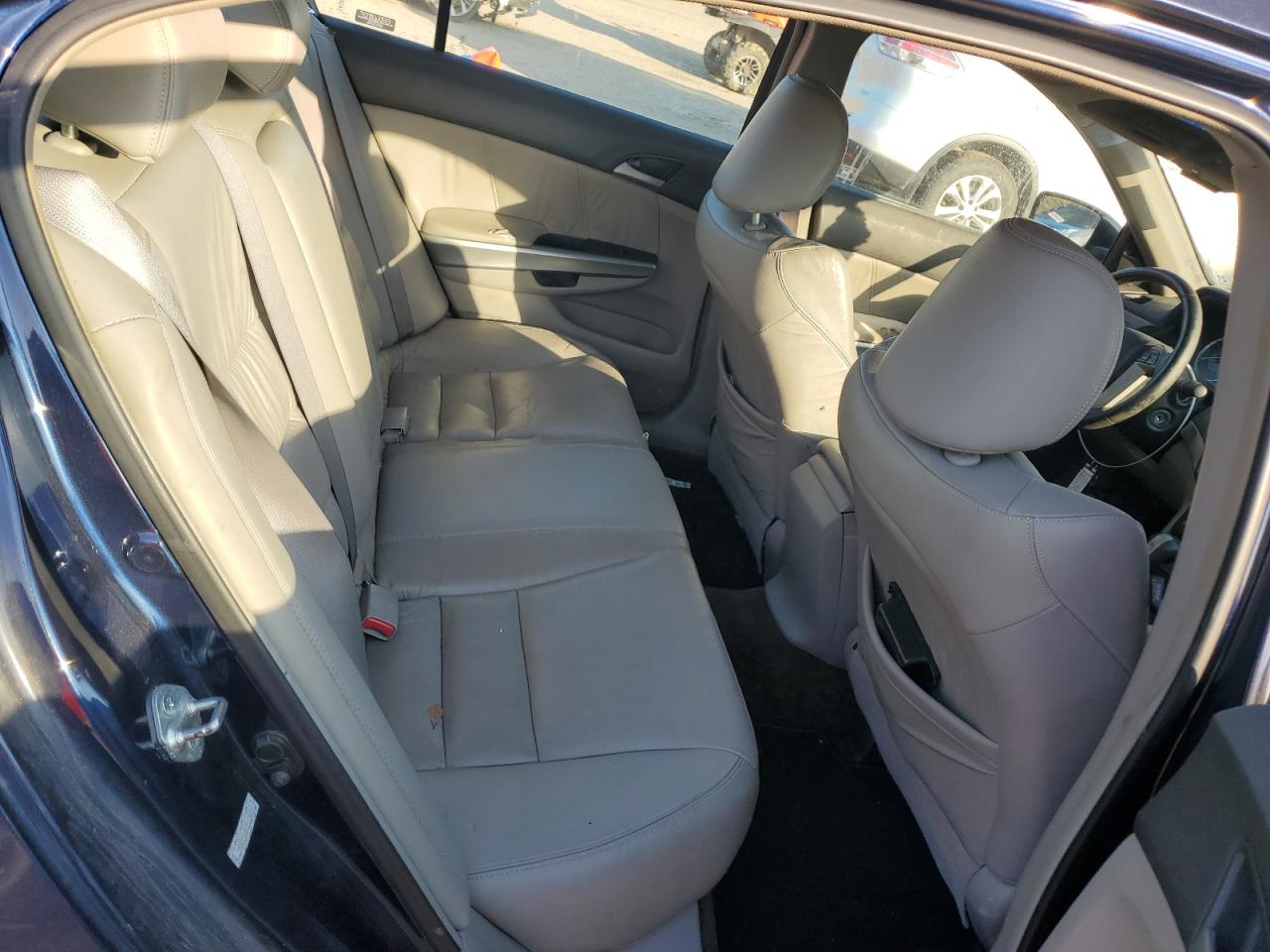 2009 Honda Accord - Image 10