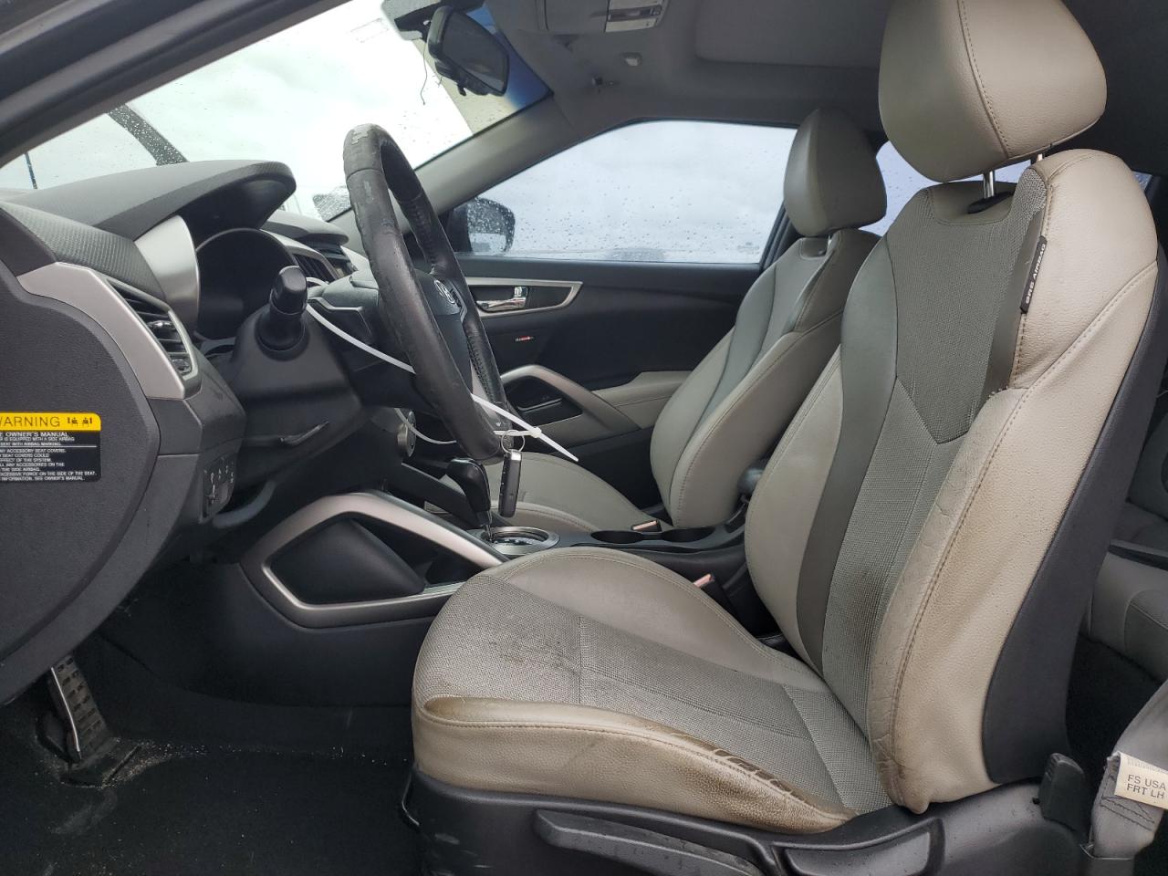 2013 Hyundai Veloster - Image 7